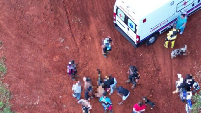 Motociclista tem ferimentos graves após queda em pista de motocross em Ouvidor