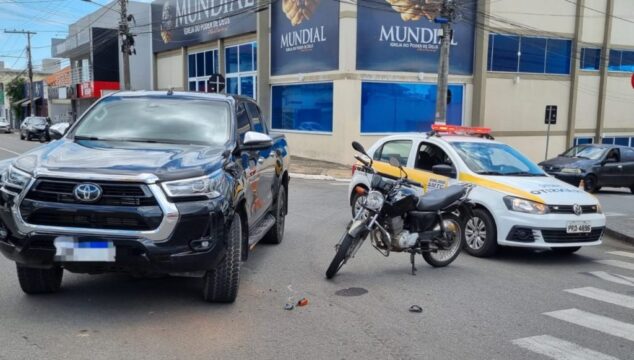 Duas pessoas ficam feridas após colisão entre camionete e moto em Catalão