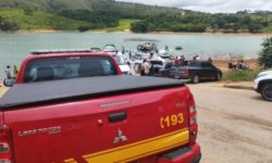 VÍDEO: Helicóptero com quatro pessoas cai em Capitólio; uma delas morreu