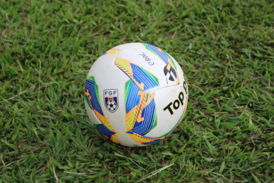 Conheça a Samba Velocity Pro 2024 da Topper, a bola oficial do Campeonato Goiano 2024