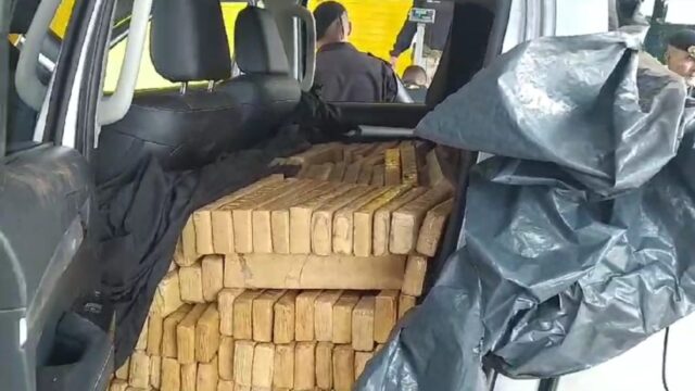 Traficante foge e abandona carro com cerca de 700 kg de droga em Porangatu