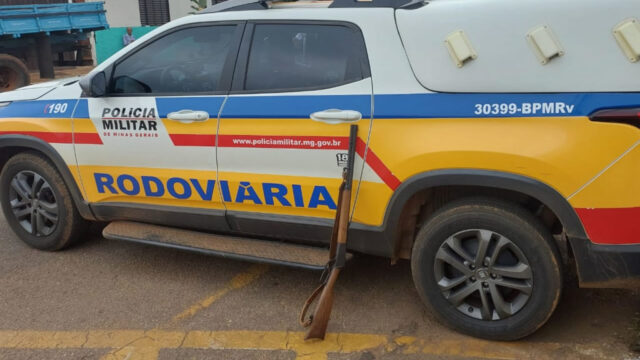 PM prende indivíduo por porte ilegal de arma de fogo na Rodovia MG 190 em Monte Carmelo