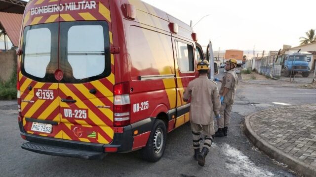 Ciclista fica ferido após queda em Catalão; bombeiros realizam resgate