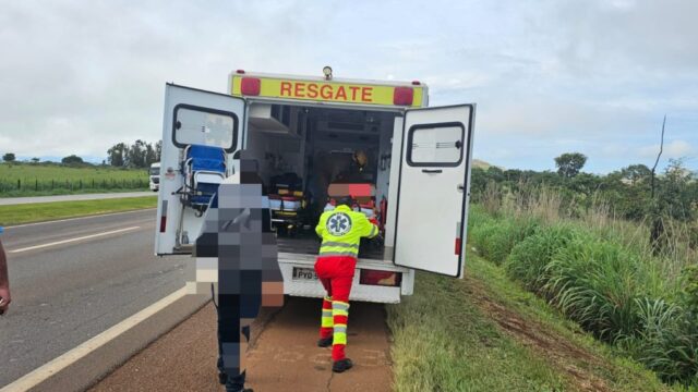 Passageira fica ferida após colisão traseira envolvendo duas picapes na BR-050 em Catalão