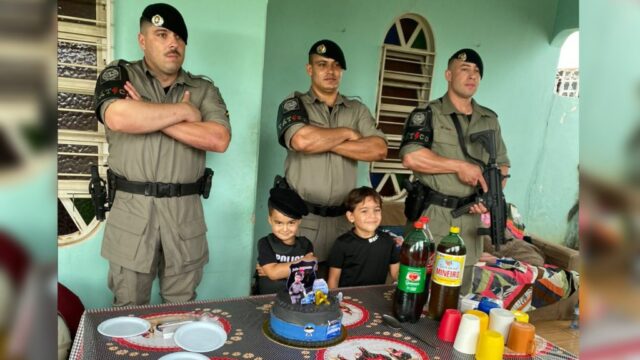 Fã da PM, menino de 4 anos recebe visita de policiais em festa de aniversário em Catalão