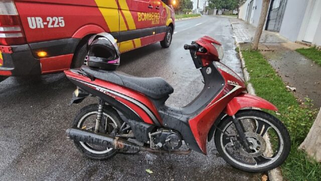 Mulher fica ferida em acidente de trânsito no bairro Santa Cruz em Catalão