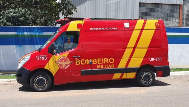 Homem fica ferido após acidente entre carro e moto em Catalão
