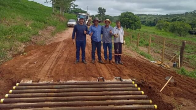 Em Ouvidor: Prefeitura realiza manutenção e construção de mata-burros em diversas regiões do município