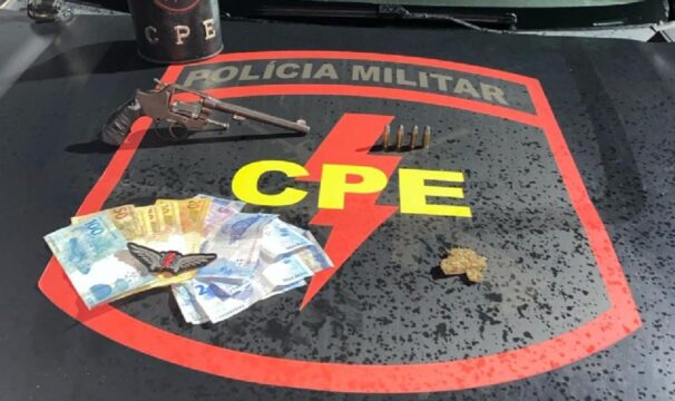 Operação policial em Pires do Rio resulta na detenção de dois suspeitos por porte de arma e drogas