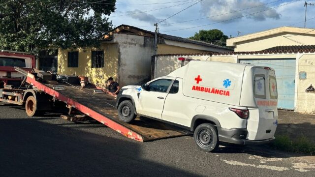 Ambulância de Três Ranchos é alvo de furto e recuperada abandonada em Uberlândia/MG