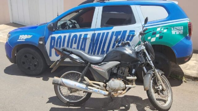 PM recupera moto furtada em Catalão durante patrulhamento no bairro Santa Teresinha