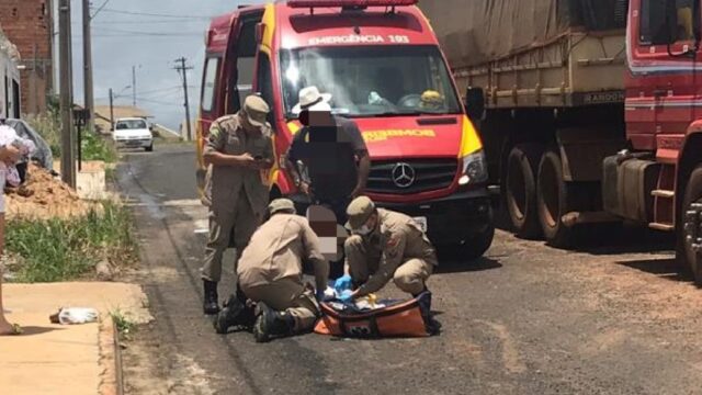 Acidente de moto deixa casal ferido no bairro Ayrton Senna, em Catalão