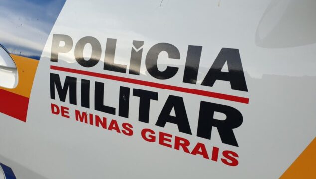 Por ciúme de amiga, mulher esfaqueia companheiro em mesa de bar e foge em Patrocínio