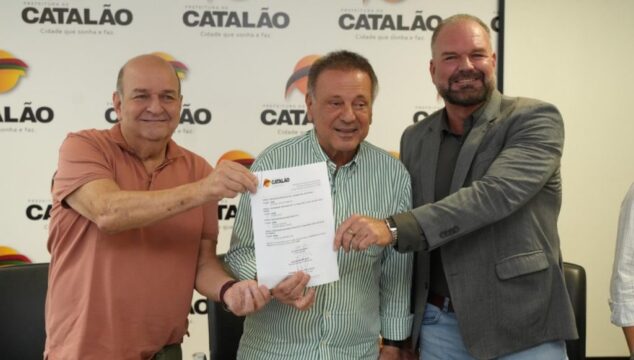 Prefeitura de Catalão dá posse a 74 aprovados no Concurso da Educação