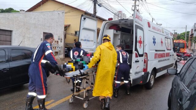 Colisão carro versus moto deixa motociclista ferido no Centro de Catalão