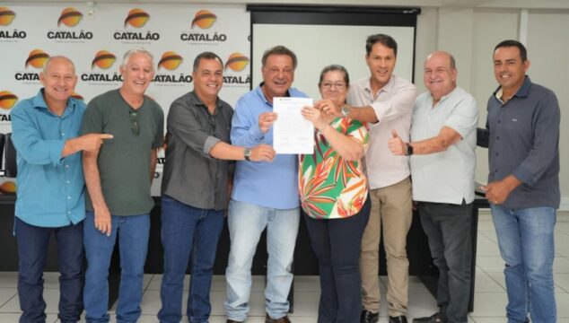 Prefeitura de Catalão beneficia 90 famílias viabilizando a entrega de escrituras de imóveis