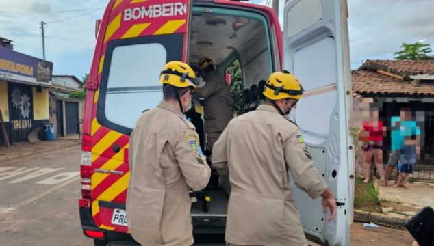 Três pessoas ficam feridas em colisão entre duas motos em Catalão