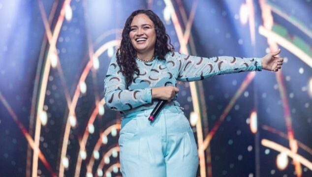 Luiza Martins fará um show imperdível hoje (9) no Fogão de Lenha Show em Catalão, apresentando sucessos de sua carreira solo e da dupla Luiza & Maurílio