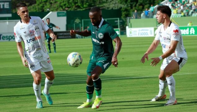 Goiânia vence o Goiás nos pênaltis em plena Serrinha e vai à semifinal