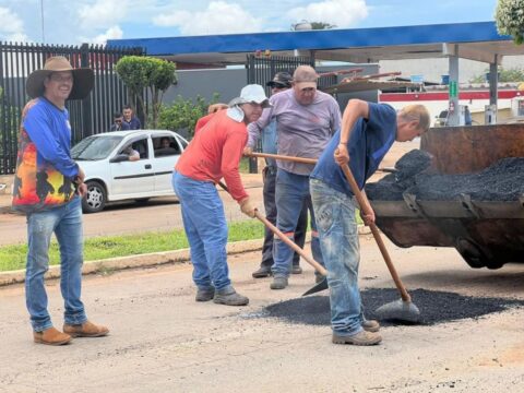 Prefeitura de Ouvidor intensifica  operação tapa buraco em ruas da cidade