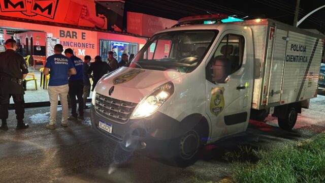Homem é morto a tiros dentro de estabelecimento comercial em Catalão