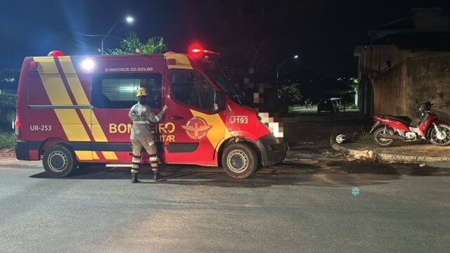 Acidente entre carro e moto deixa homem ferido em Catalão