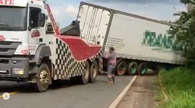 PRE registra saída de pista na GO-330, em Catalão