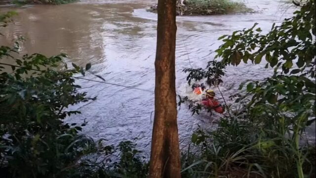 Em Uberlândia, homem é resgatado após ser agredido e jogado no Rio Uberabinha