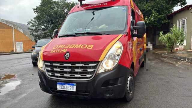 Colisão carro versus moto deixa motociclista ferido no Bairro Jardim Paulista, em Catalão