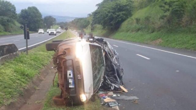Capotamento é registrado na BR-050, entre Araguari e Uberlândia