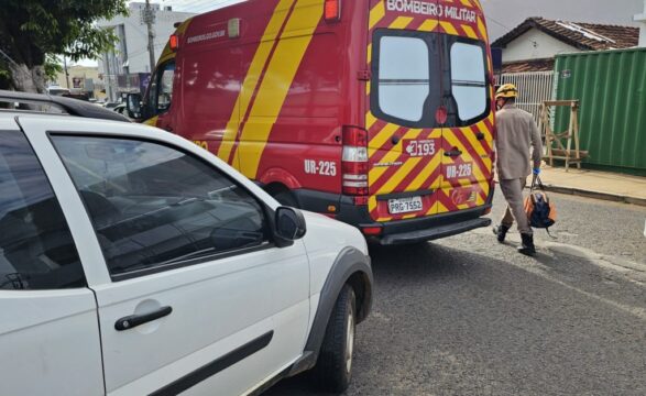 Mulher de 27 anos é atropelada por veículo utilitário em avenida de Catalão
