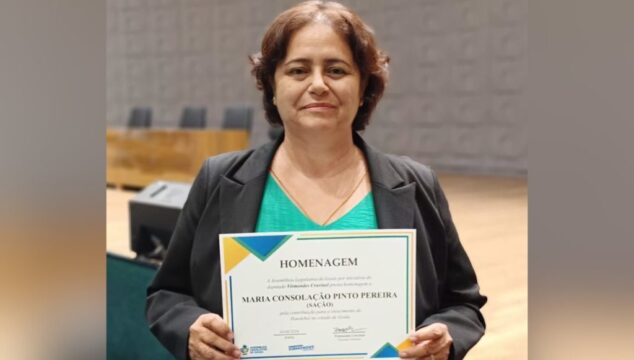 Professora Sação é homenageada na Assembleia Legislativa por sua contribuição ao Handebol em Goiás