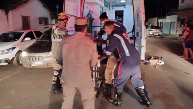 Homem fica gravemente ferido após caminhão colidir contra sua moto e fugir sem prestar socorro em Catalão