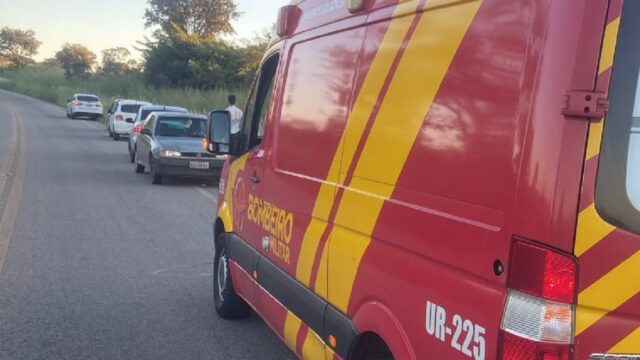 Casal fica ferido após queda de moto na GO-305 entre Goiandira e Cumari
