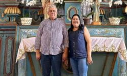 Mulher morre após ver o marido morto, dizem amigos Mulher morre após ver o marido morto, dizem amigos