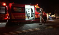 Motorista fica ferido após carro capotar na GO-305, entre Cumari e Goiandira