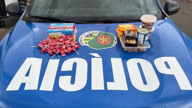Casal é preso após furtarem comércio na Vila Cruzeiro, em Catalão
