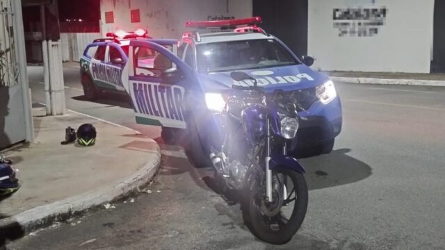 Casal em motocicleta com escapamento modificado desobedece ordem da PM, mas é contido no Bairro N. Sra. de Fátima, em Catalão
