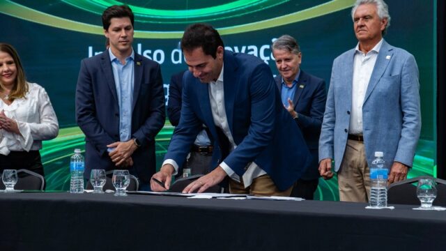 Jamil Calife destaca importância do investimento da John Deere em Catalão