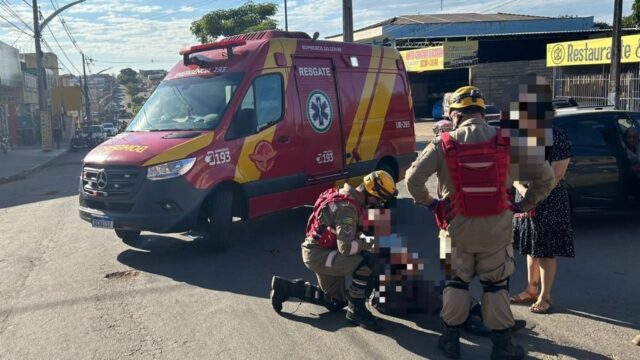 Colisão entre carro e moto deixa homem ferido em Caldas Novas