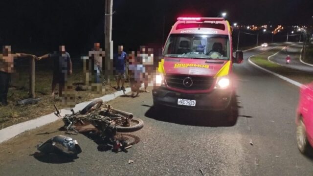 Motociclista fica gravemente ferido após queda de moto no Bairro Alvino Albino, em Catalão