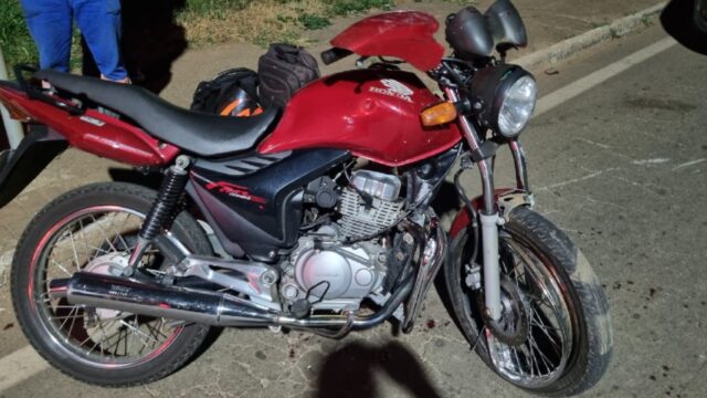 Homem fica ferido após colisão entre carro e moto no bairro Santa Cruz, em Catalão