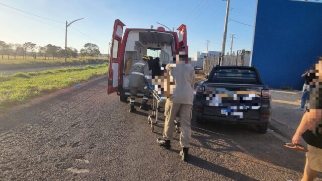 Motociclista fica ferido após colidir contra veículo no bairro Maria Amélia I, em Catalão