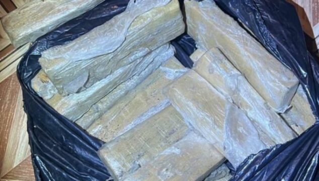 Polícia Civil prende duas mulheres com grande quantidade de drogas em Piracanjuba