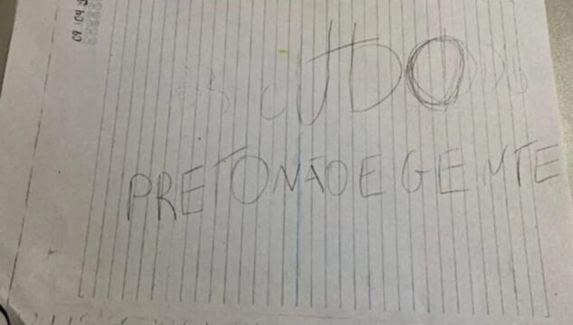 Professora denuncia aluno por injúria racial após estudante escrever 'preto não é gente' em folha de papel, em Orizona