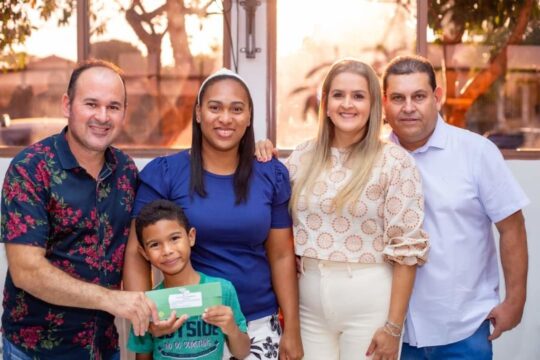 Presidente da Câmara de Ouvidor participa da entrega dos cartões do Programa Para Ter Onde Morar – Aluguel Social