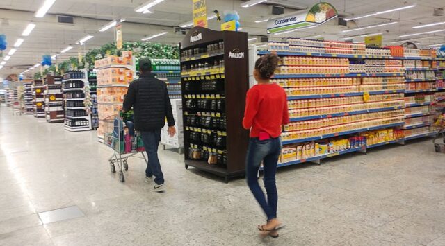 Vendas no comércio goiano registram alta de 5,9% em março