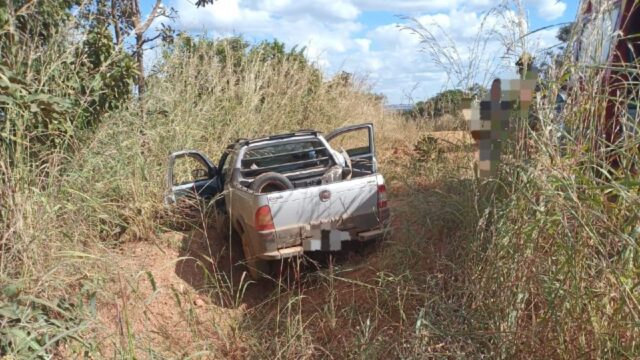 Idosos ficam feridos após veículo sair da pista na GO-307, em Ipameri