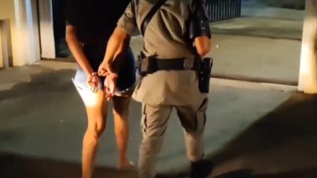Foragida por tráfico de drogas é capturada em Caldas Novas em operação integrada da Polícia Militar