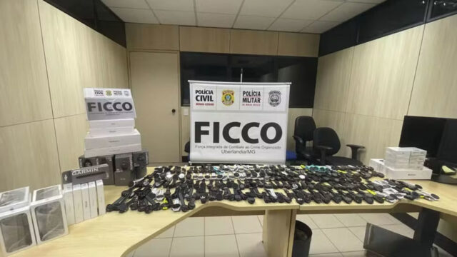 R$ 700 mil em relógios e eletrônicos sem nota fiscal vindos do Paraguai são apreendidos no Centro de Uberlândia